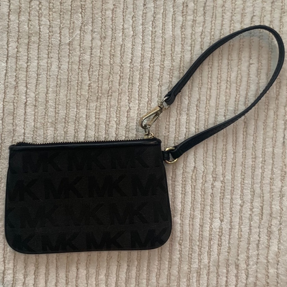 Black Micheal kors wristlet